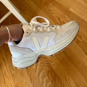 Veja Venturi Sneakers